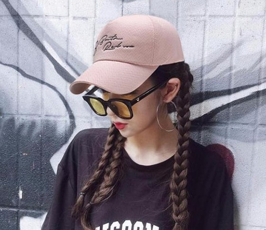 美麗的帽子，帶給你不一樣的春天